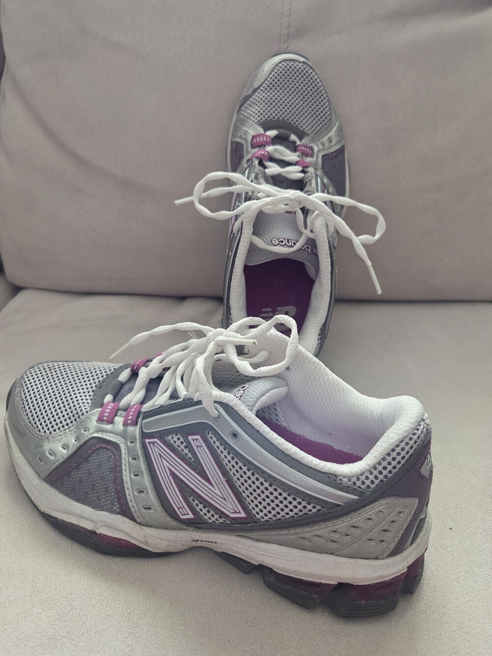 New Balance Women's Silver & Pink Athletic Running Shoes